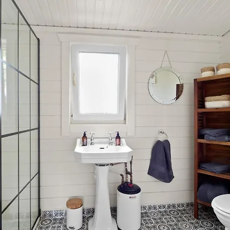 The Cabin, * Furbo